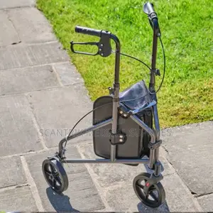 Compact 3-Wheel Walking Aid for Indoor and Outdoor Use