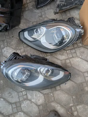 Porsche Cayenne Headlight