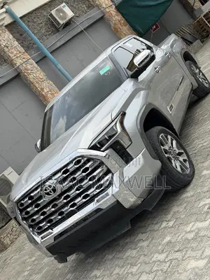 Toyota Tundra 2023 Silver