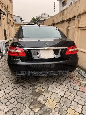 Mercedes-Benz E350 Base 4Matic Sedan AWD (3.5L 6cyl 7A) 2010 Black