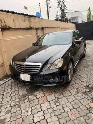 Mercedes-Benz E350 Base 4Matic Sedan AWD (3.5L 6cyl 7A) 2010 Black