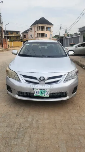 Toyota Corolla 2012 Silver