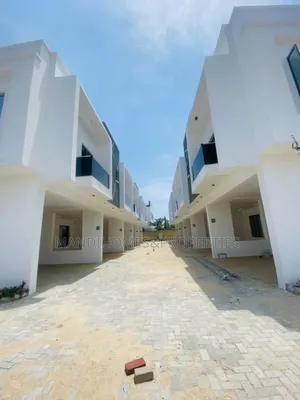 4bdrm Townhouse/Terrace in Lekki Expressway for sale