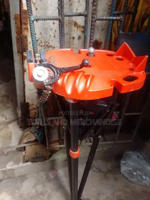 Tri-Stand Pipe/Chain Vice