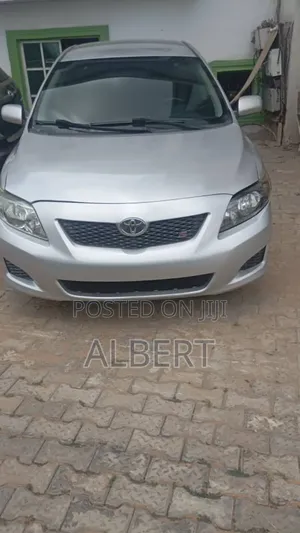 Toyota Corolla 2010 Silver