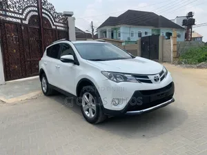 Toyota RAV4 Limited 4dr SUV AWD (2.5L 4cyl 6A) 2014 White