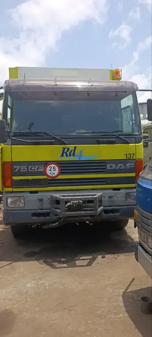 Super Clean Foreign Used Waste Disposal Garbage Truck
