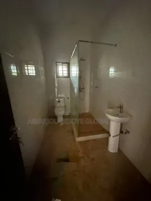 3bdrm Apartment in Mabushi Abuja for rent