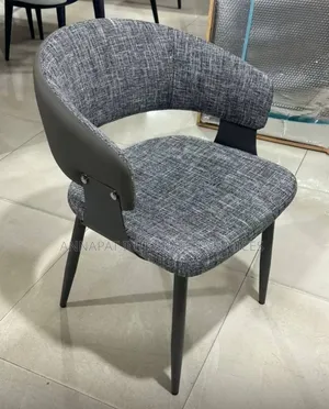 Roomfitters Upholstered