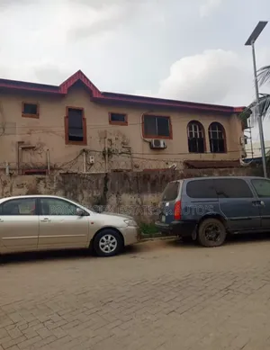 3bdrm Block of Flats in Onike-Yaba for sale