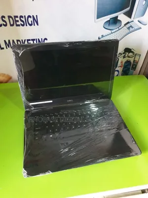 Laptop Dell Latitude 3490 4GB Intel Core i5 HDD+SSD 256GB