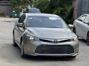 Toyota Avalon Limited Sedan FWD (3.5L 6cyl 6A) 2013 Gold