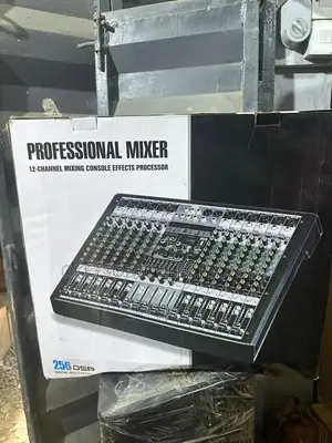 Yamaha 12 Channel Mixer