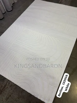 5x7fts White Turkey Center Rug