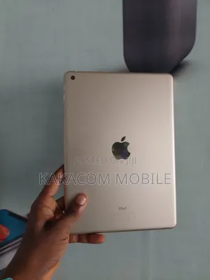 Apple iPad 9.7 32 GB Gray
