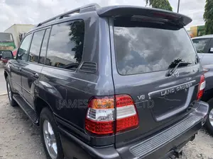 Toyota Land Cruiser 2007 Gray