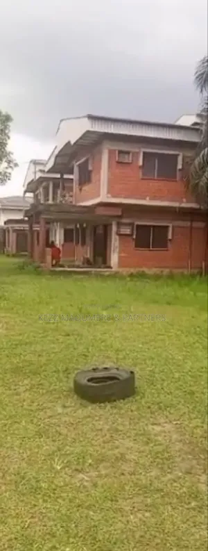 20bdrm Duplex in Inside An Estate, Rumuodara for sale