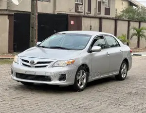 Toyota Corolla 2012 Silver