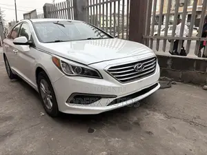 Hyundai Sonata Sport 2.0T Sedan FWD (2.0L 4cyl 6A) 2016 White