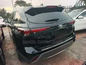 Toyota Highlander Platinum AWD 2024 Black