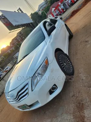 Toyota Camry XLE 4dr Sedan (2.5L 4cyl 6AM) 2010 White
