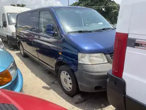 Volkswagen Transporter 2013 Blue