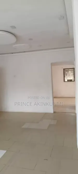 Commercial Building to Let/Lease