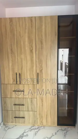 4 Doors Wardrobe With Glass Door