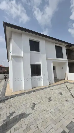 4bdrm Duplex in Iyaganku Gra, Iyanganku for sale