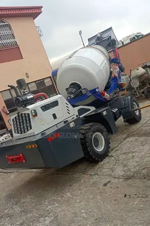 Self-Loading Concrete Mixer Truck