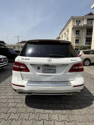 Mercedes-Benz M Class ML350 4dr SUV (3.5L 6cyl 7A) 2015 White