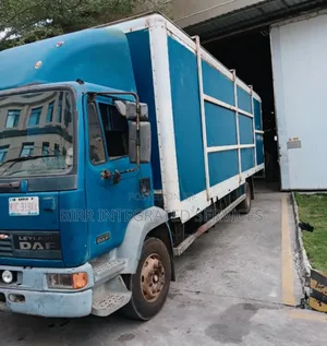 30ft , 20ft Container Cargo Truck
