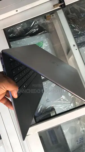 Laptop Dell Precision 5560 32GB Intel Xeon SSD 1T