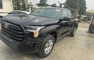 Toyota Tundra 2022 Black