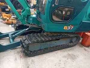 B37 Foreign Used Yanmar Mini Excavator.