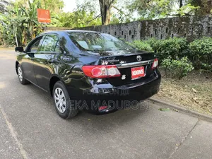 Toyota Corolla LE 4dr Sedan (1.8L 4cyl 4A) 2011 Black