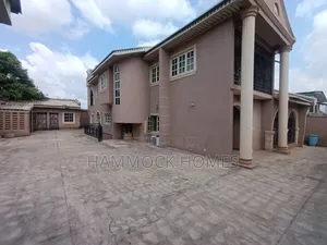 5bdrm Duplex in Tinubu Estate, Iwo Road for sale
