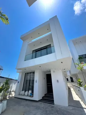 5bdrm Duplex in Chevron for sale