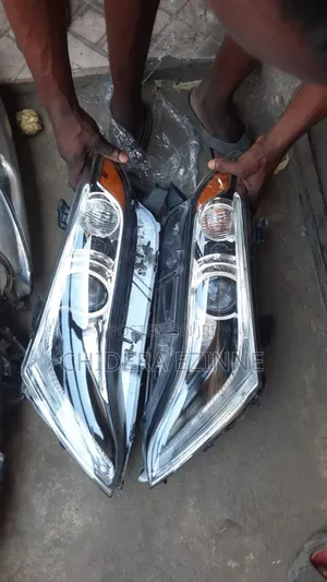 Toyota Venza 2015 the Two Headlight
