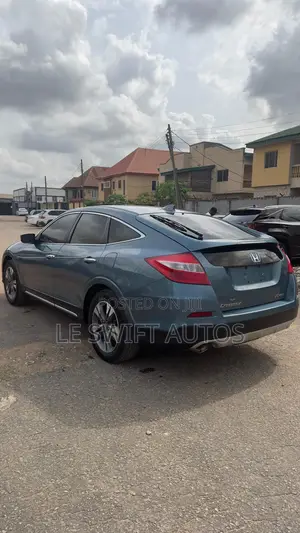 Honda Crosstour 2013 Blue