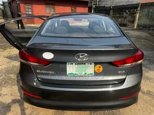 Hyundai Elantra Value Edition 2018 Gray