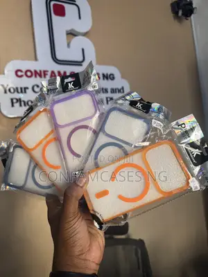 iPhone 17 Pro and 17 Pro Max Transparent Magsafe Pouch