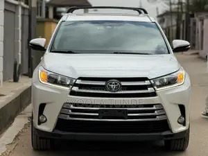 Toyota Highlander Hybrid XLE (3.5L 6cyl) 2017 Black