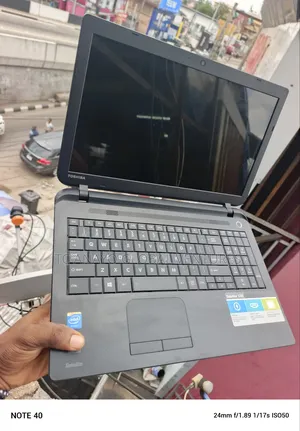 Laptop Toshiba Satellite C55 4GB Intel Celeron HDD 320GB