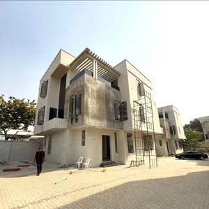 5bdrm Duplex in Estate, Life Camp for sale