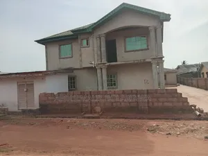 10bdrm Block of Flats in Femi Omodara Street, Sagamu for sale