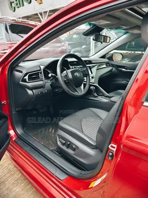 Toyota Camry SE 2021 Red