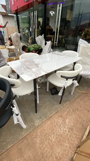 A Portable 4 Man Dinning Set