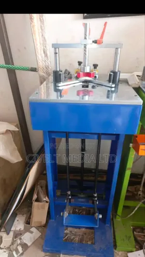 Photo Frame Electric Cutting And Manual Joining Machine