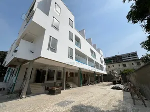 4bdrm Duplex in Akin Olugbade for sale